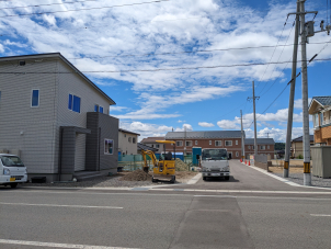 前面道路も広く生活しやすいエリアです！