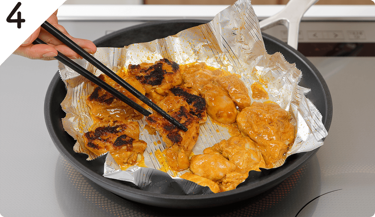 中火で焼き色がつくまで焼く。