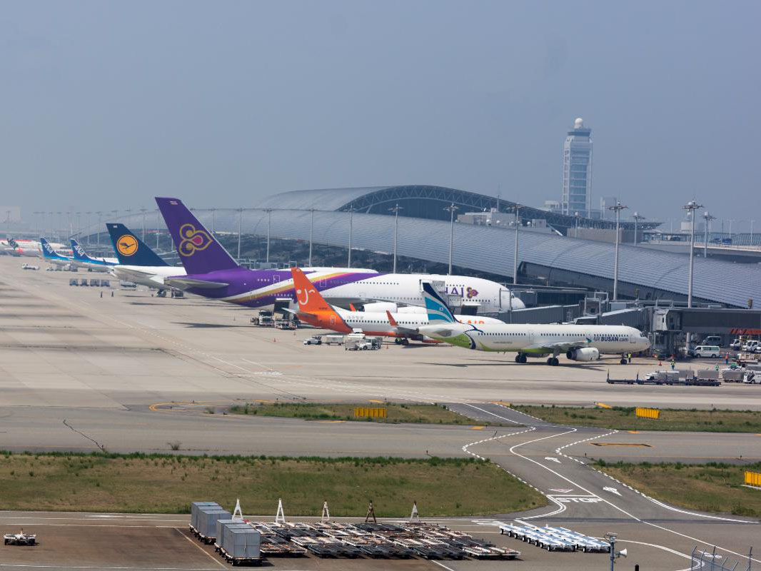 関西国際空港まで約26km　西日本の国際的な玄関口、関西国際空港まで車で約26分。