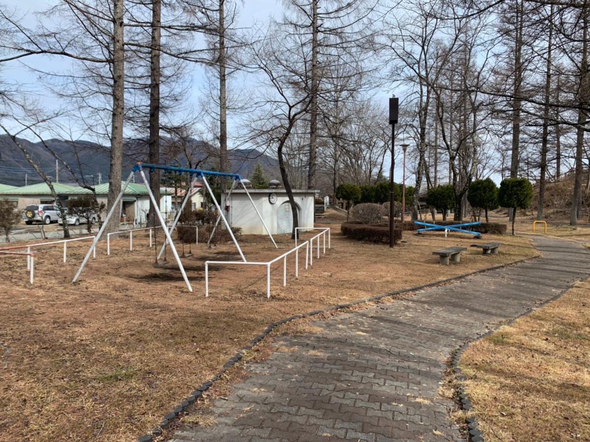 西原南公園（園内）まで約170m　ブランコや滑り台などの遊具もあり、小さなお子様でも楽しく過ごしていただけます。