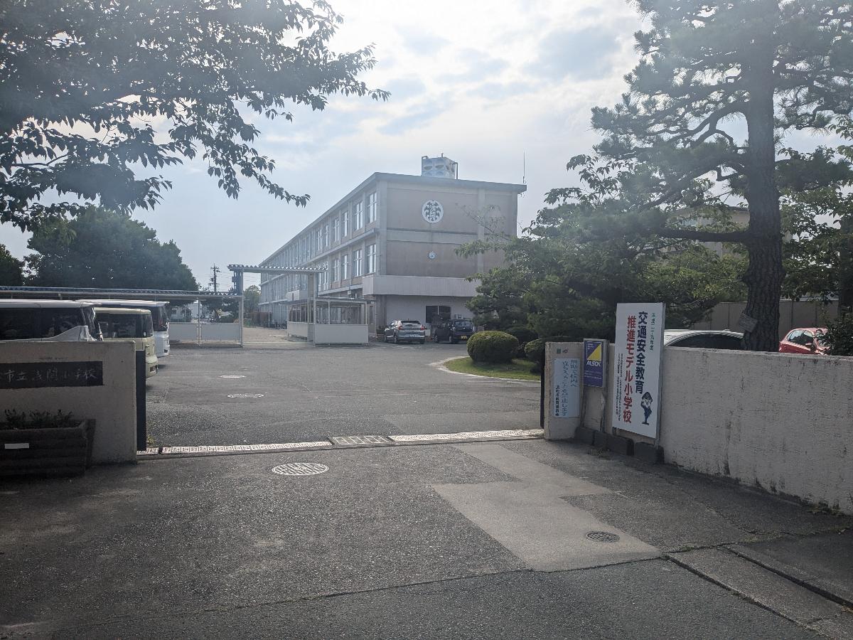 浜松市立浅間小学校まで約1.1km（徒歩14分）　浅間小学校区！徒歩14分と通いやすい距離です！