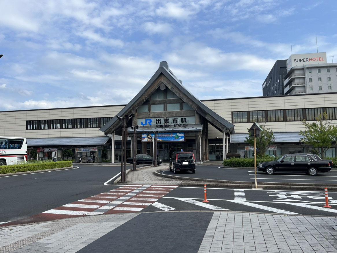 JR出雲市駅まで約2km（徒歩25分／車で約10分）　通勤や通学に非常に便利です。