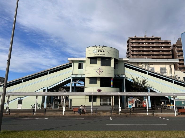 JR内房線 君津駅まで約3km（徒歩38分／車で約10分）　大きなロータリーのある駅ですので車での送り迎えも出来てgood！