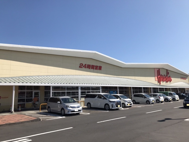 原信　新通店まで約950m（車で約5分）　食品･衣料･薬局･書店など生活必需品が揃うショッピングセンター内にあります。■24時間営業