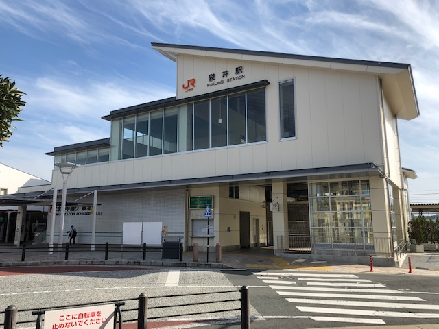 袋井駅まで約1.5km（徒歩19分／車で約7分）　送迎も簡単にできます。