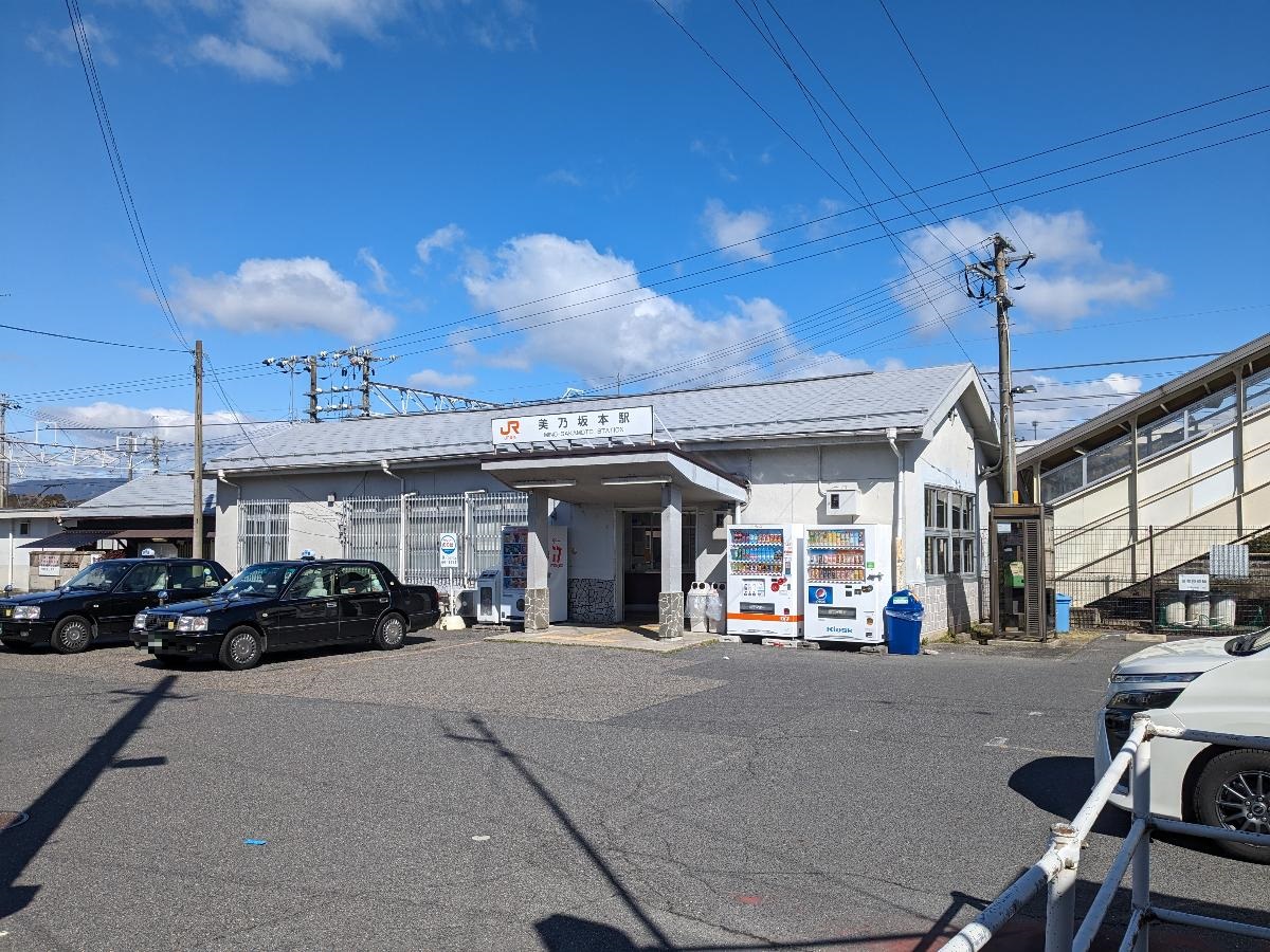 美乃坂本駅まで約1.7km（徒歩22分）　JR中央本線の駅です。リニア中央新幹線「岐阜県駅」の開業予定地です。