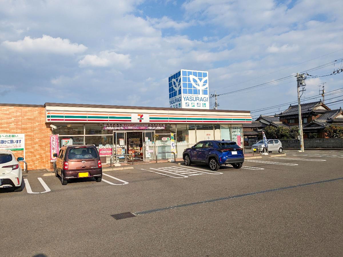 セブンイレブン　今治北鳥生町4丁目店まで約550m　近くのコンビニです。