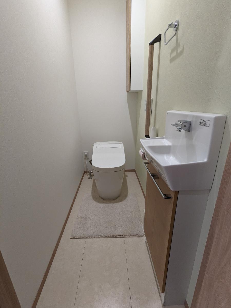 今治市立花町４丁目 モデルハウス 区画番号No.B号地 清潔感のあるトイレで手洗いもできます。