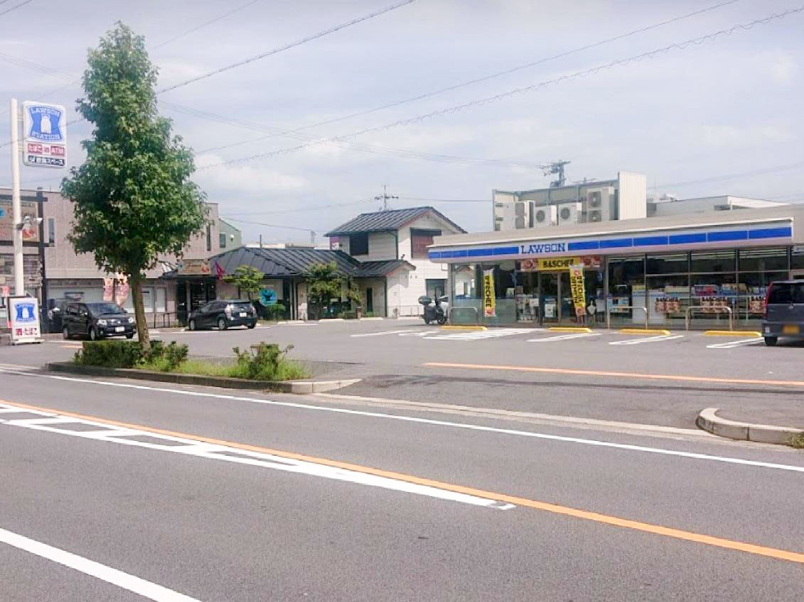 ローソン岡崎簔川新町店まで約800m　コンビニ徒歩10分！便利です！