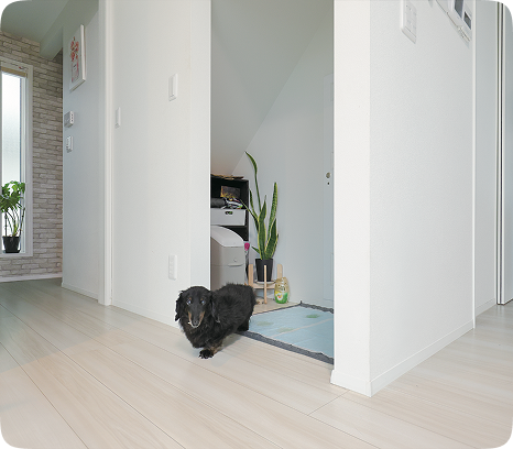 ❶ 階段下を活用したペットコーナー02