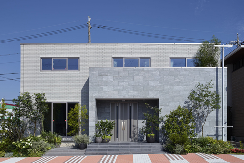 浜松西展示場 性能を追求する住宅メーカー 一条工務店